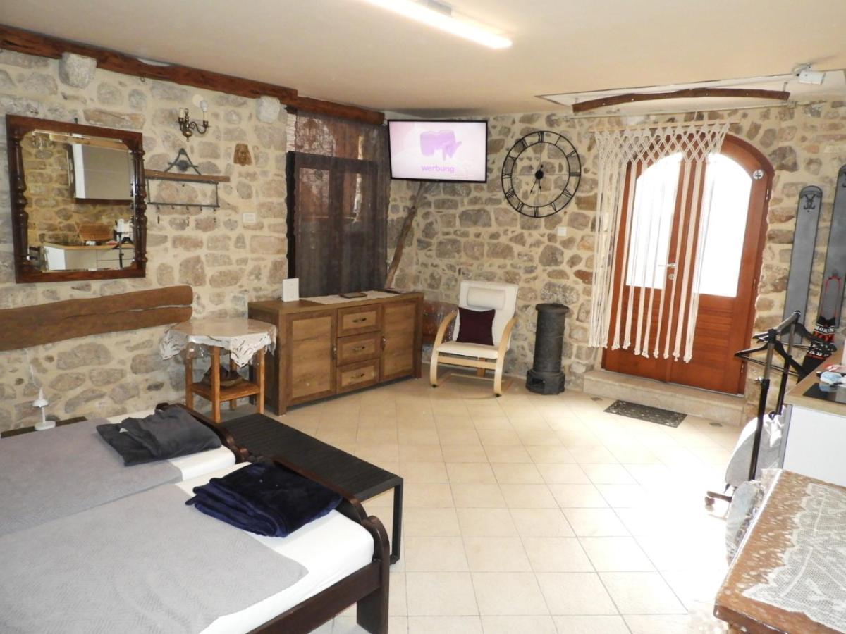Zupan B Studio Apartman Krk Krk Town Eksteriør billede